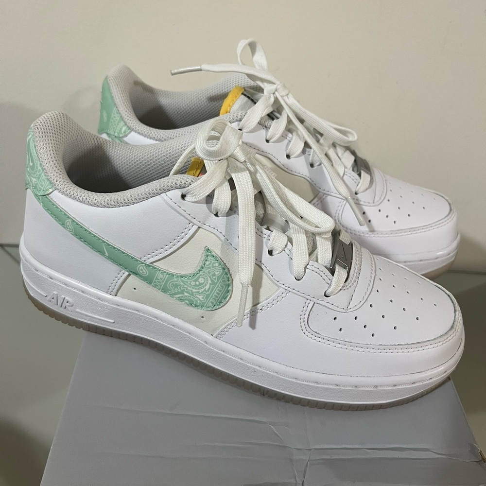 5.5 GS Nike Air Force 1 Low ‘Mint Paisley'